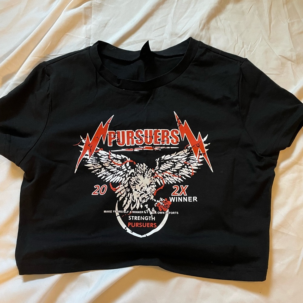 i am selling a tight graphic t-shirt. It is a size large